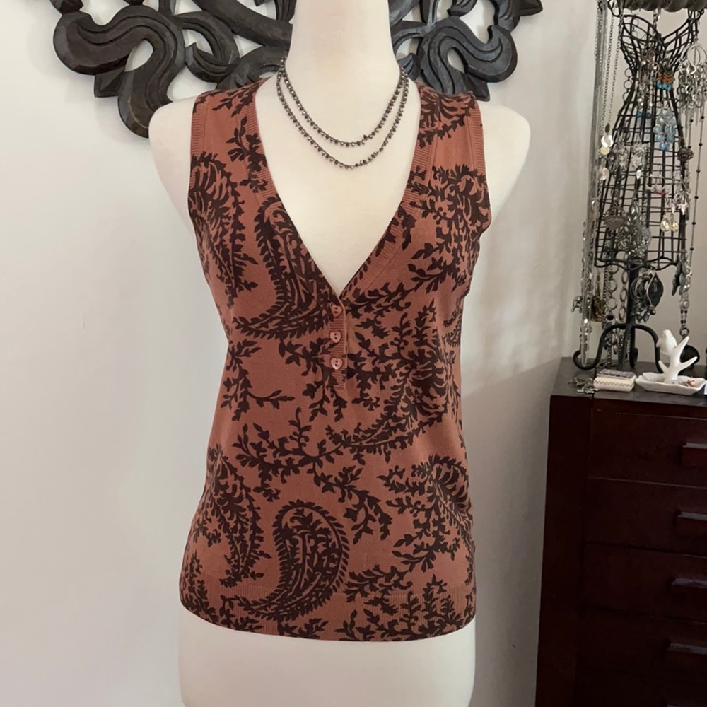 Floral Sleeveless Sweater